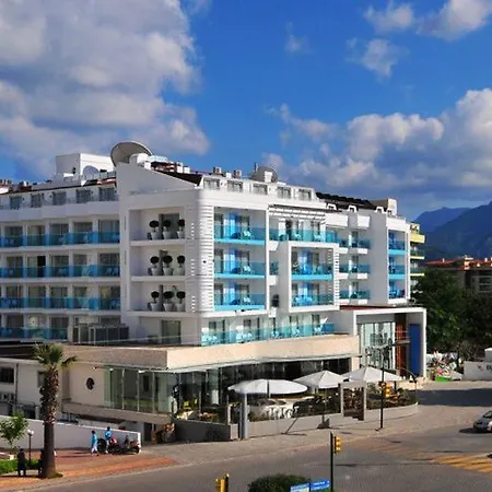 Blue Bay Platinum מלון 5*